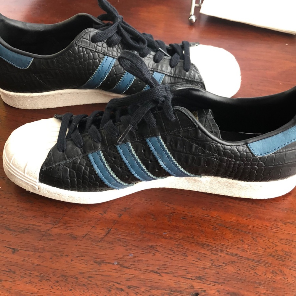 Adidas superstar 80s sneaker black blue reptile